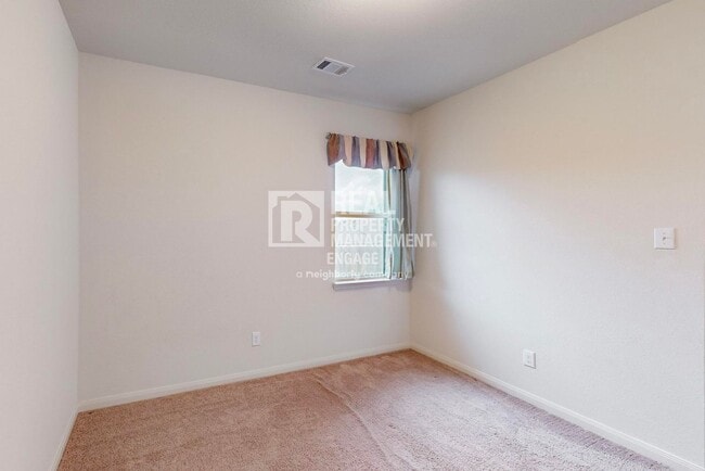 Building Photo - 3 Bedroom Single-Story Home available For ...