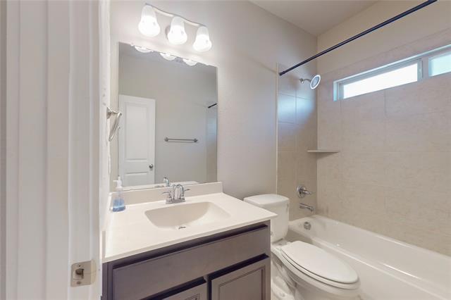 Building Photo - 3912 Trenton Pl