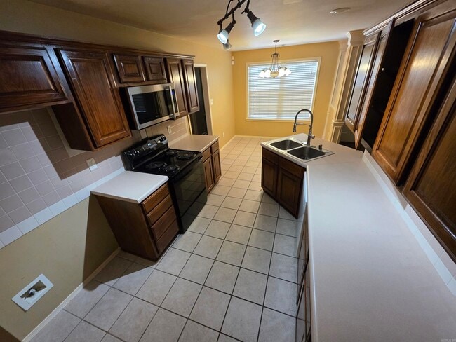 Building Photo - 4102 Stoneybrook Dr