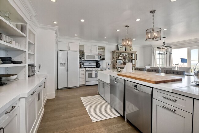 Building Photo - 3636 Carlsbad Blvd