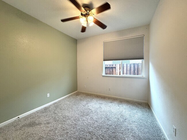 Building Photo - NOW AVAILABLE- COZY 3 BED, 2 BATH, 2 CAR GARAGE IN A QUIET NEIGHBORHOOD, NORTH NATOMAS