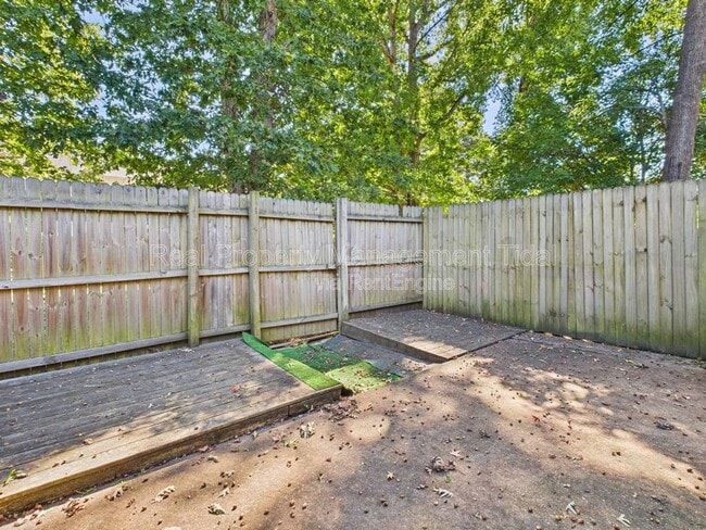Building Photo - 1055 Old Denbigh Blvd