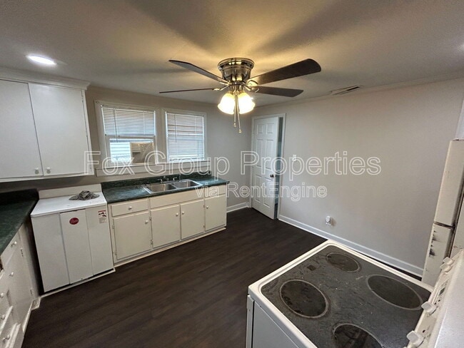 Building Photo - 1612 N McFarland St