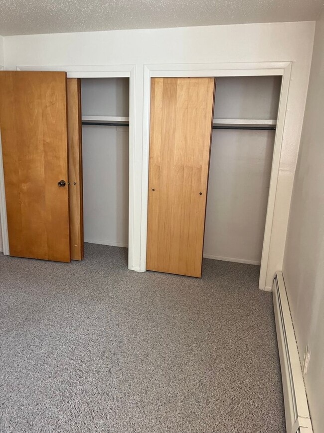 Building Photo - Downstairs Two Bedroom Apt in Bayfield
