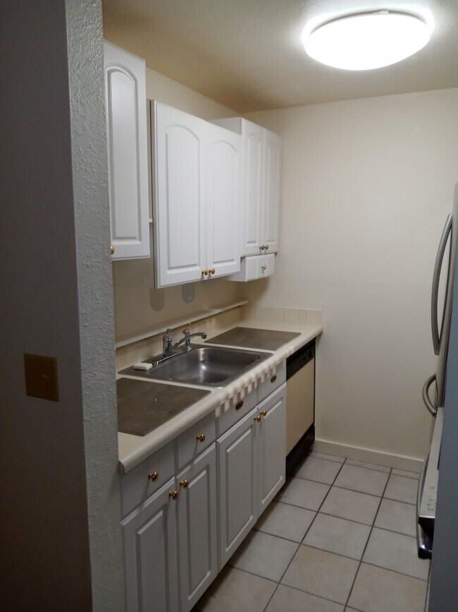 Kitchen - 15510 6th Ave SW
