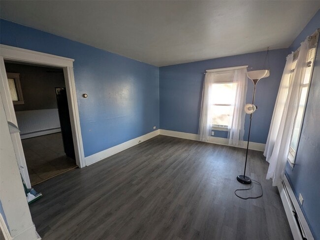 Building Photo - 309 Squires Ave