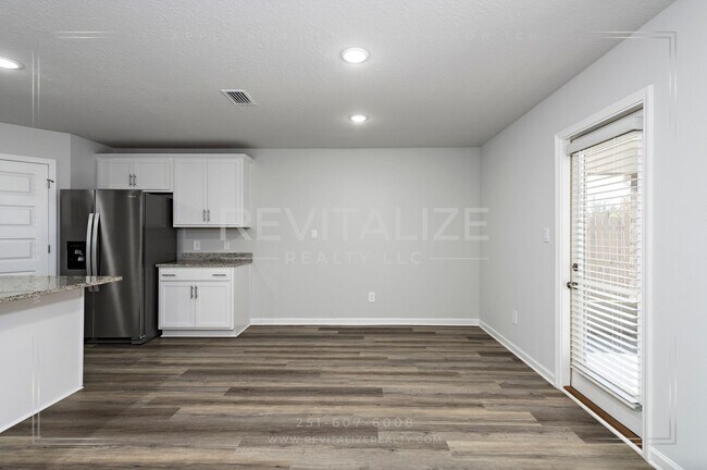 Building Photo - Only $1500 for First Month's Rent!!! Smart 4 Bd / 2 Ba Home in West Mobile Gated Community