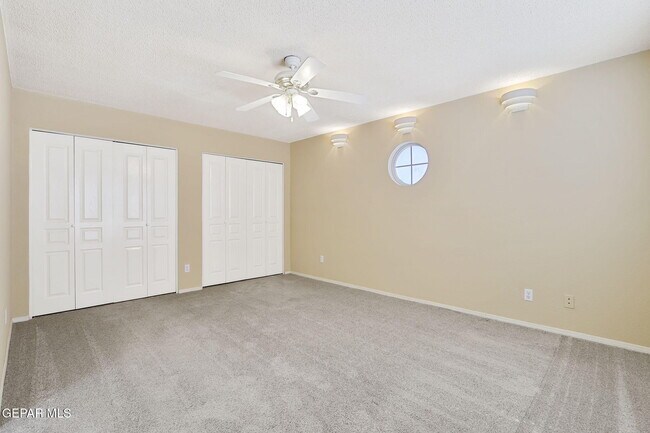 Building Photo - 10925 Loma Alta Pl