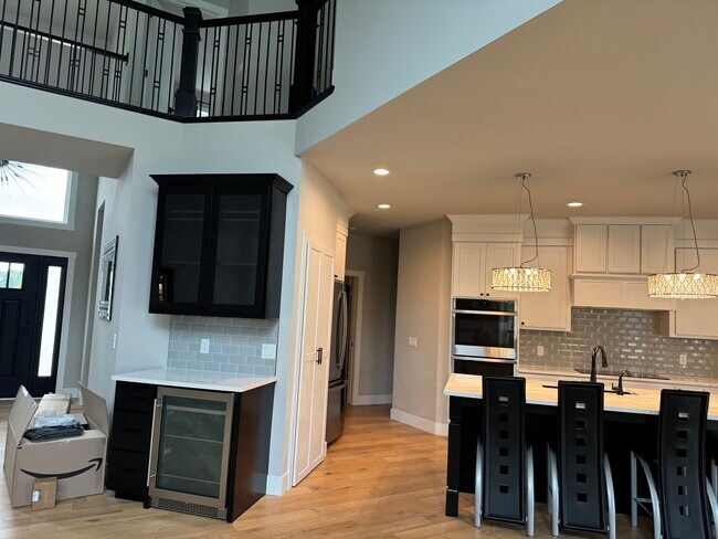 Building Photo - 2516 Genevieve Way