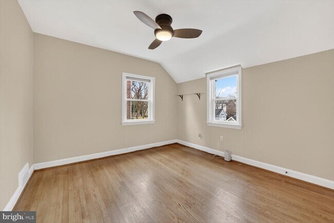 Building Photo - 4428 Butterworth Pl NW