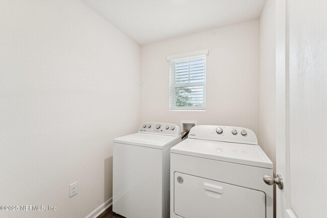 Building Photo - 6488 Bucking Bronco Dr