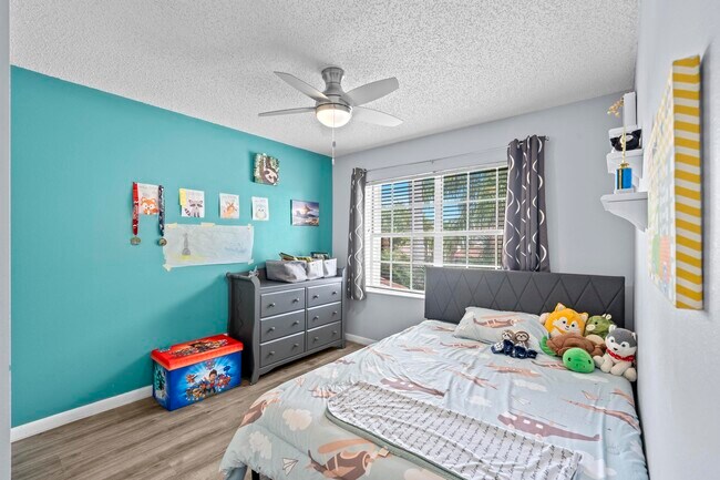 Building Photo - 1497 S Club Dr