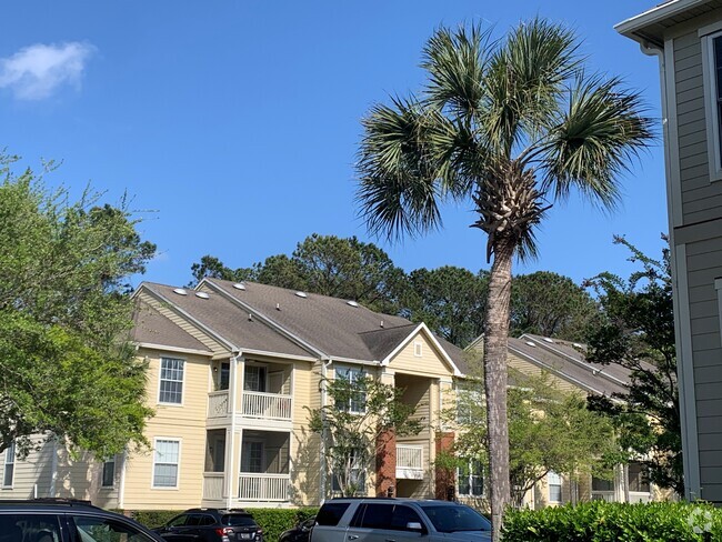 Building Photo - 1600 Long Grove Dr