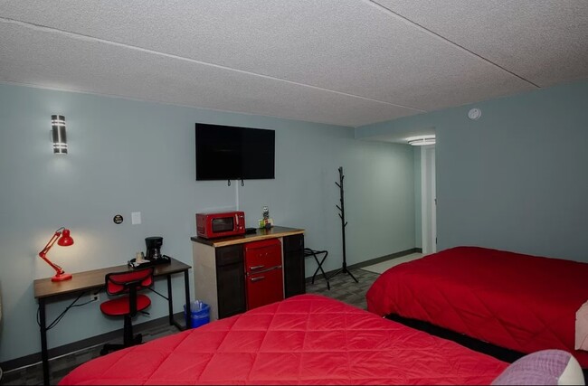 Double Queen Room - 609 S US Highway 61