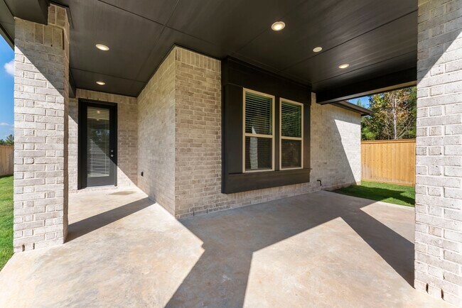 Building Photo - 26383 Golden Pass Lp