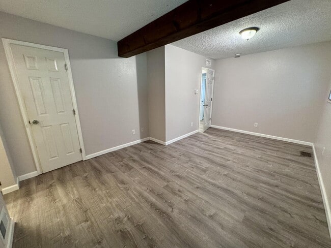 Building Photo - 3031 S Flamingo Way