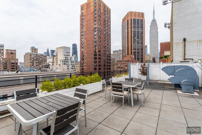 Building Photo - 155 E 34th St