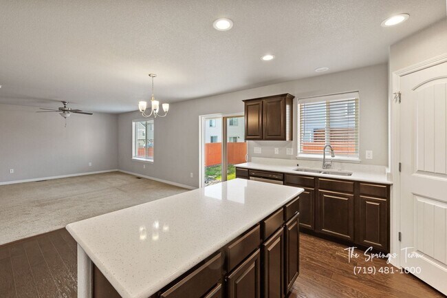 Building Photo - Spacious Saint Aubyn 4BD Lorson Ranch w/ A/C