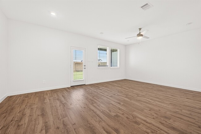 Building Photo - 3523 Adelie Ln