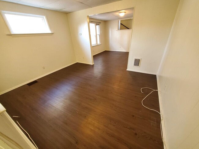 Building Photo - Large 3 Bedroom 2 Story Apartment Winton / Blossom area Avail Soon