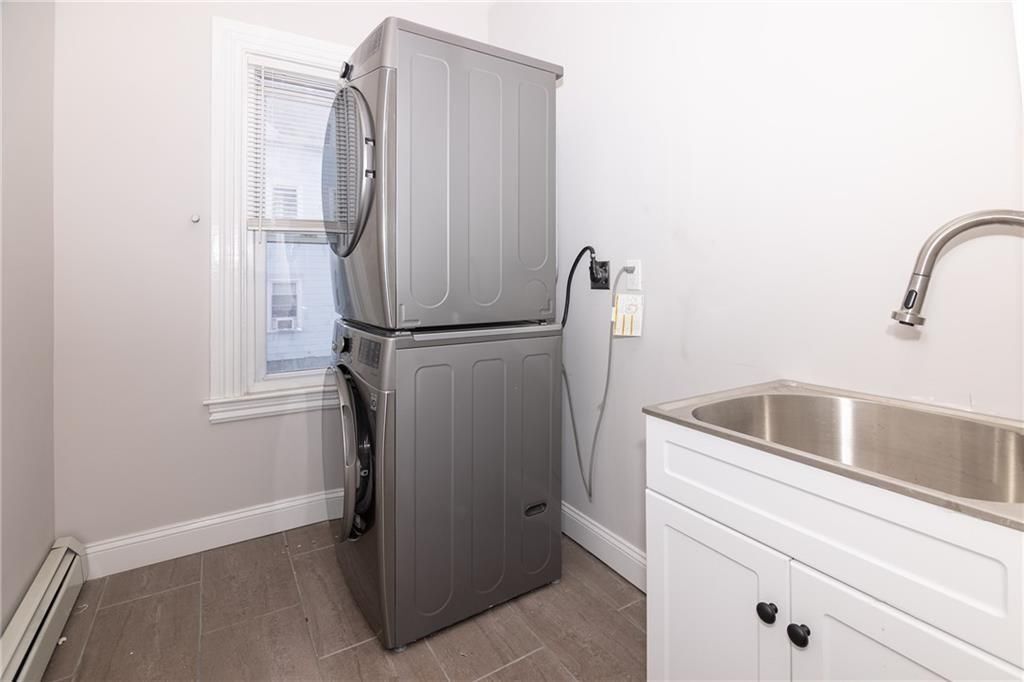 Building Photo - 376 Hope St