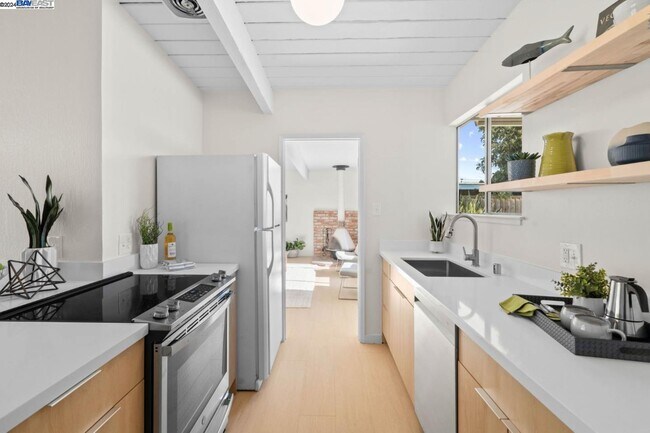 Building Photo - 801 Richmond Ave