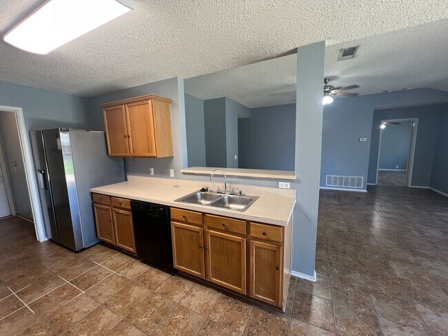 Building Photo - 1004 Wintercreek Dr