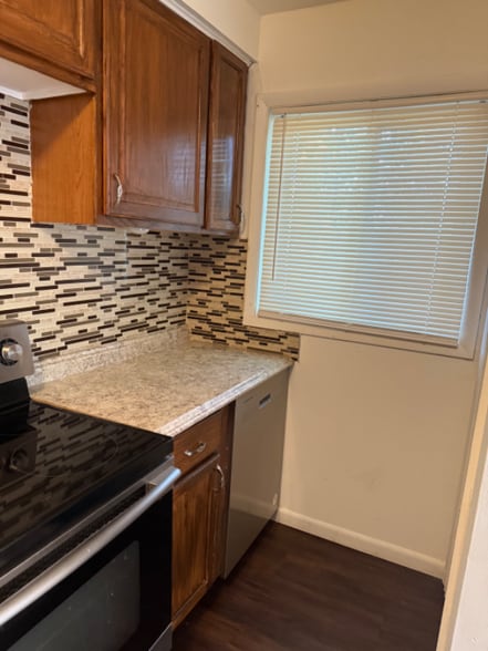 Building Photo - 20566 Salem