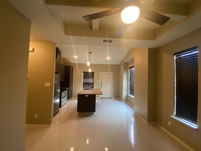 Building Photo - 1206 Upas Dr