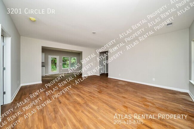 Building Photo - 3201 Circle Dr