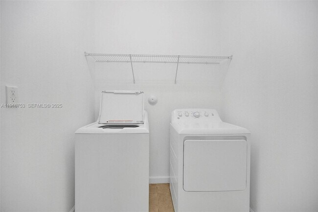 Building Photo - 3504 W 94th St