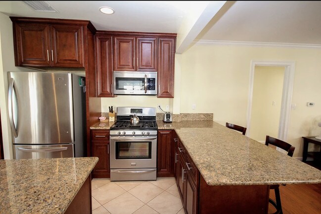 Building Photo - 220 Avenue A