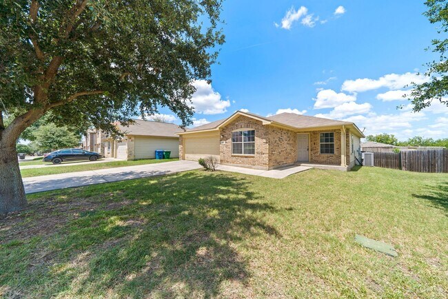 Building Photo - 3 Bedroom/2 Bedroom Highland Farms Subdivi...