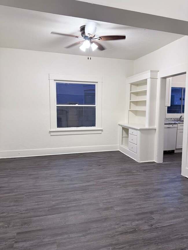 Building Photo - Call Today!