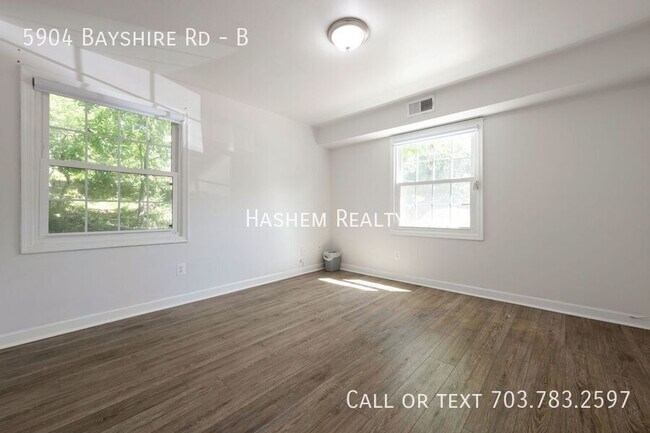 Building Photo - 5904 Bayshire Rd