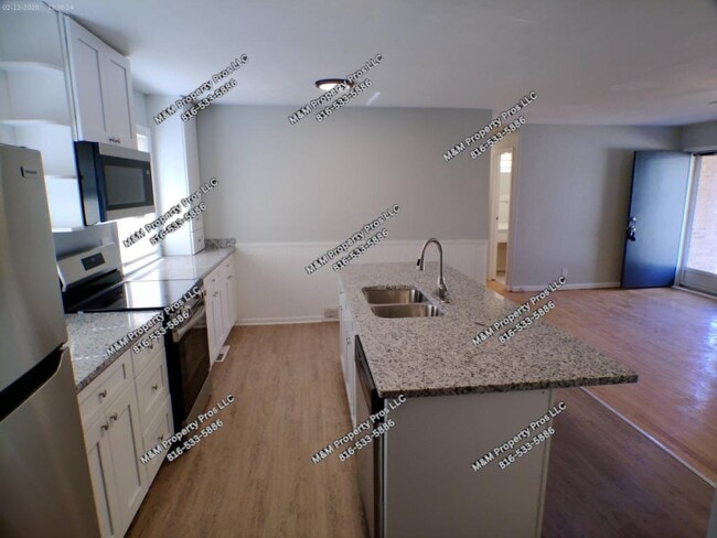 Building Photo - 12603 E Erickson Rd