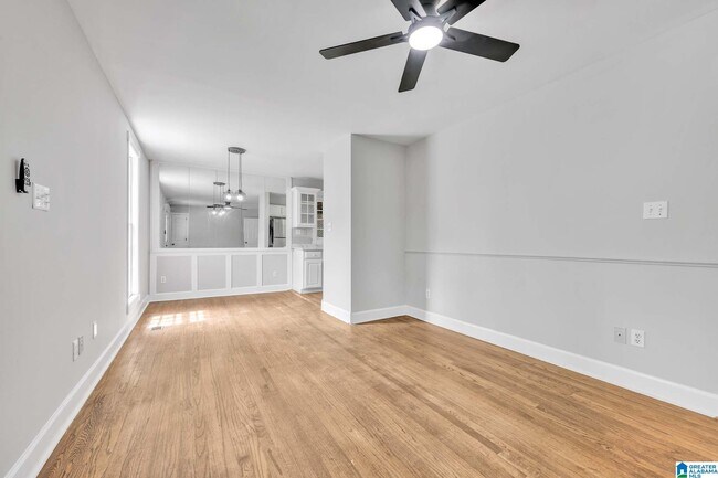 Building Photo - 3027 Cora Ave