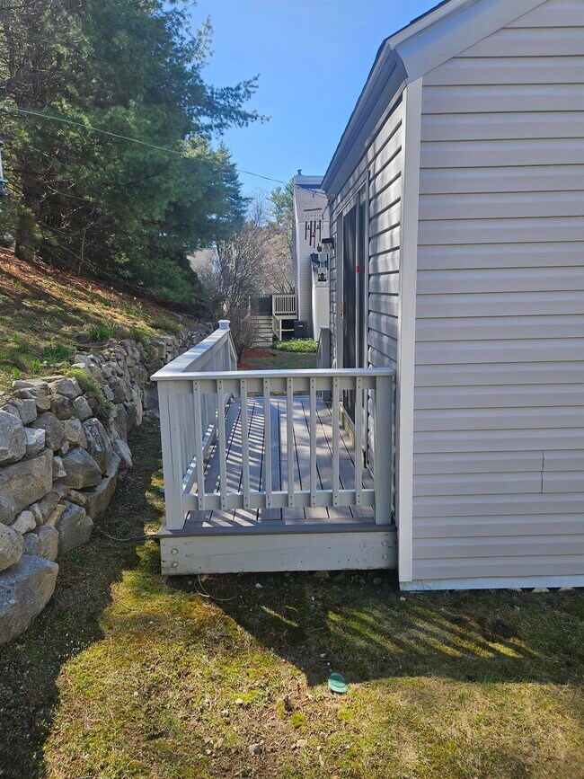 Building Photo - 18 Landsdown Dr