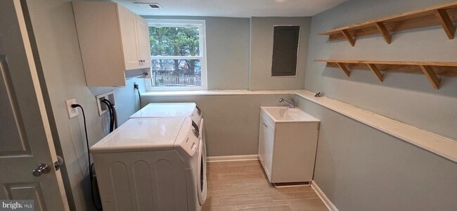 Building Photo - 223 Laura Anne Ct