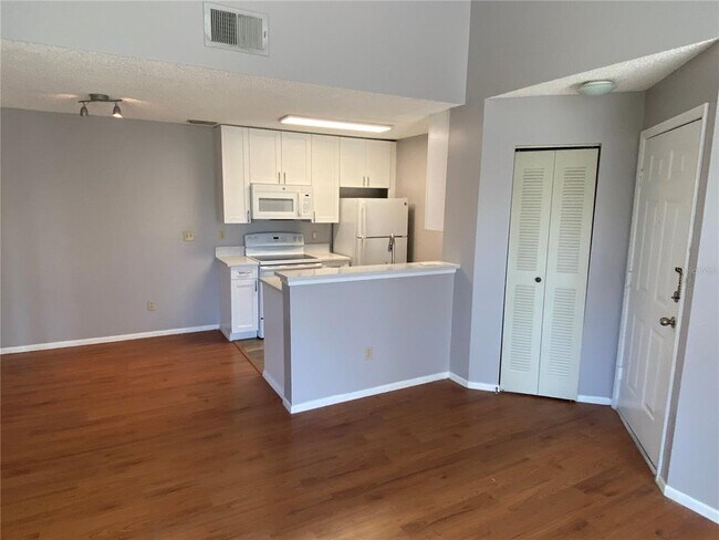 Building Photo - 711 Sugar Bay Way