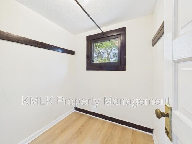 Building Photo - 773 Montana Ave