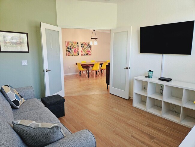 Building Photo - Annual Furnished Pet Friendly Twin Villa l...