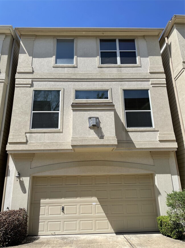 Building Photo - 326 Malone St