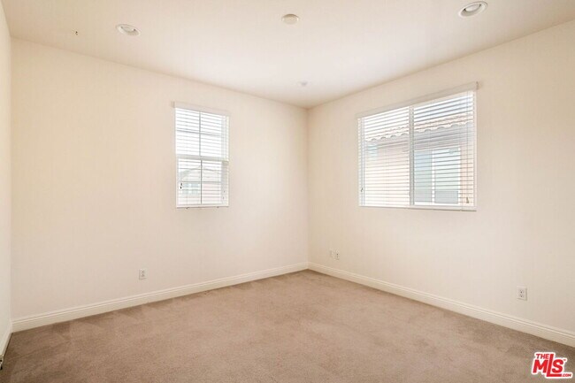 Building Photo - 5929 Spelthorne Ln