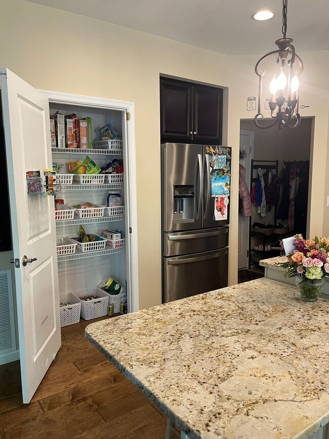 Building Photo - 4 Bedroom Home in Baldwinsville - Move in ...