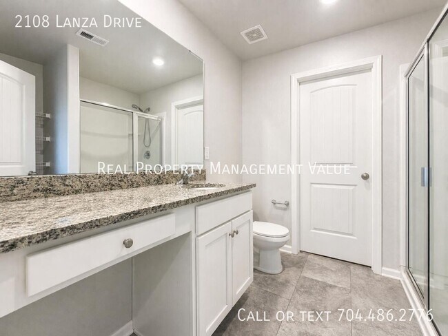 Building Photo - 2108 Lanza Dr