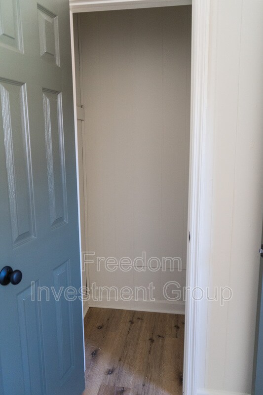 Building Photo - 260 S Magnolia St