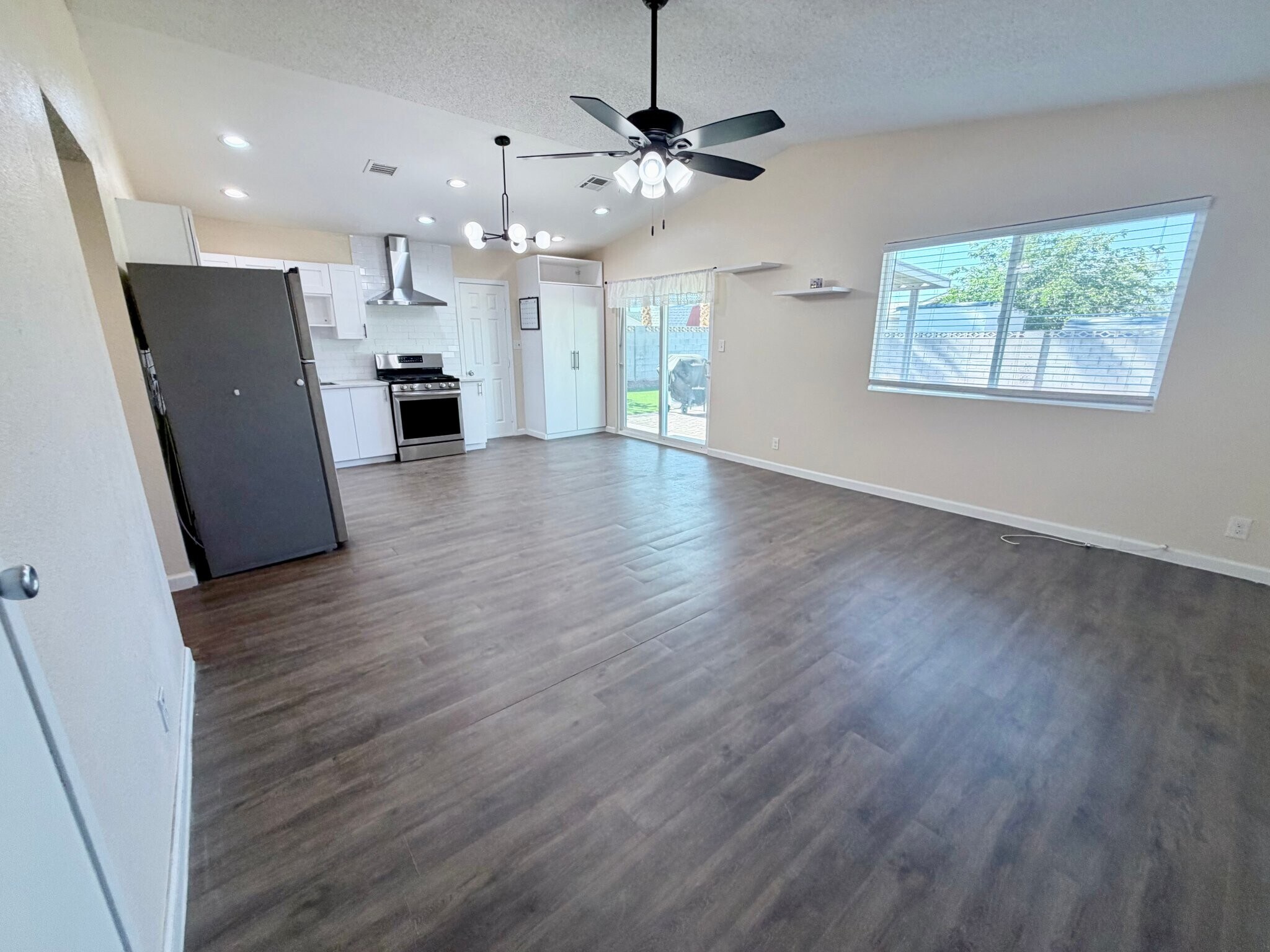 Building Photo - 6300 Espinosa Ave