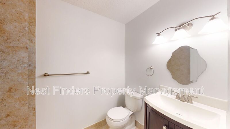 Building Photo - 421 7th Ave S
