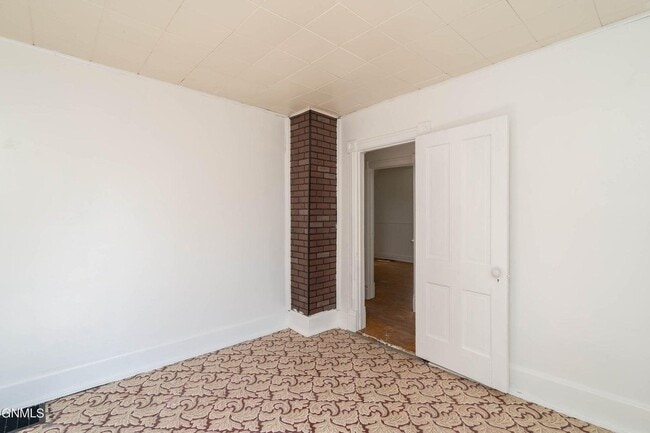 Building Photo - 1204 2nd St NW
